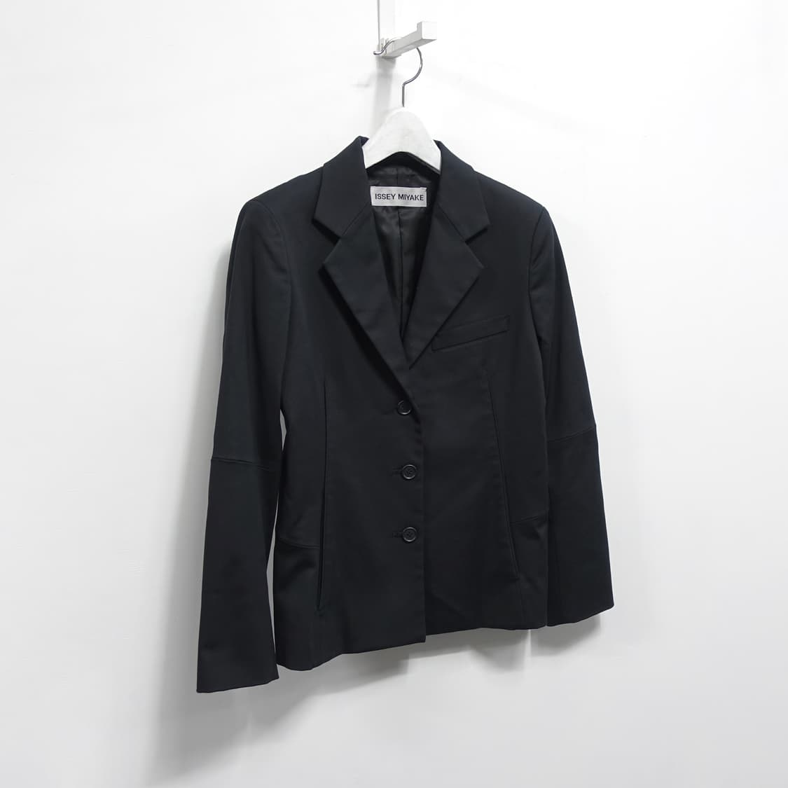 [1] ISSEY MIYAKE 이세이미야케 신축코튼 스포티 클래식 자켓  상품이미지3