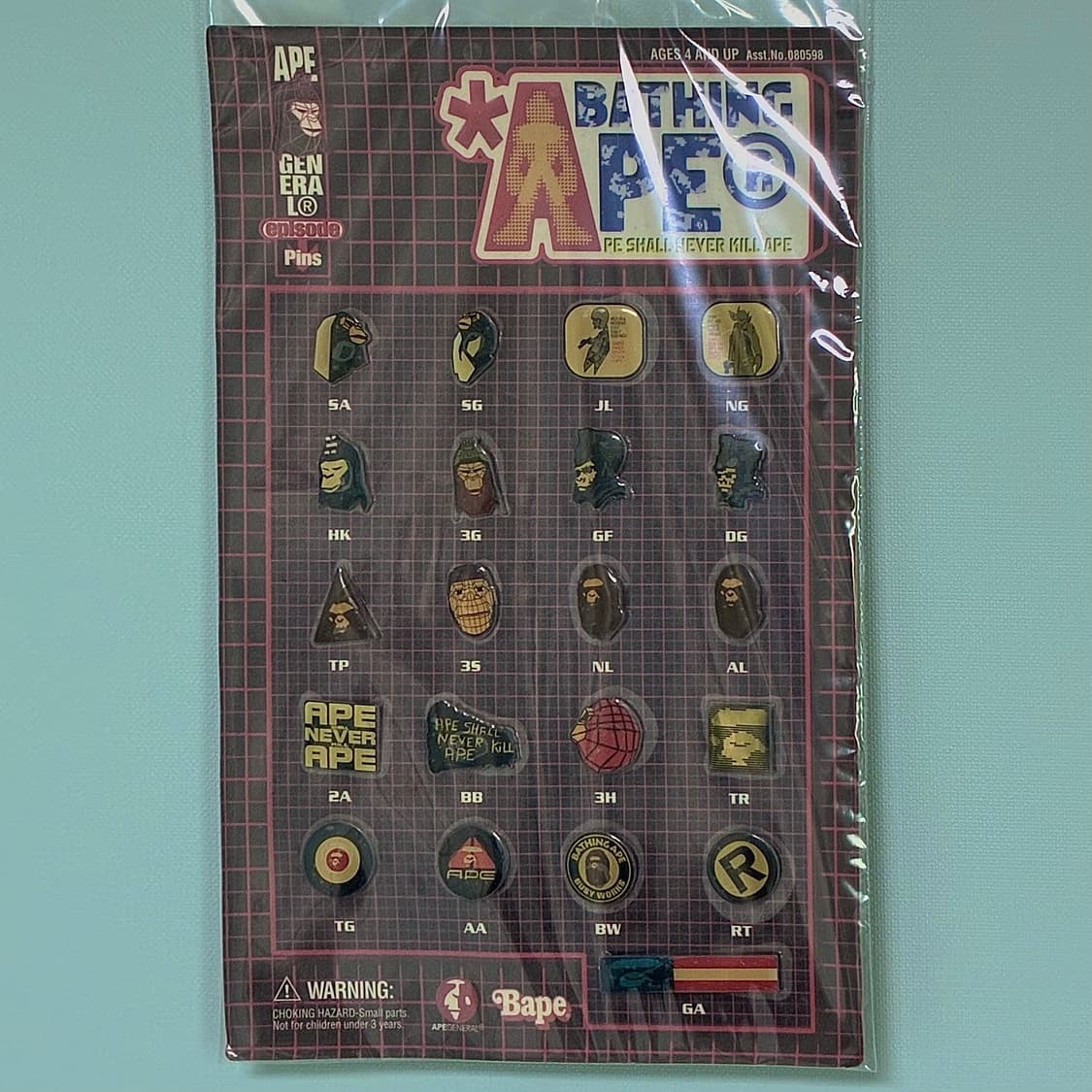 베이프 빈티지 핀 배지 세트 Futura 콜라보 상품이미지1