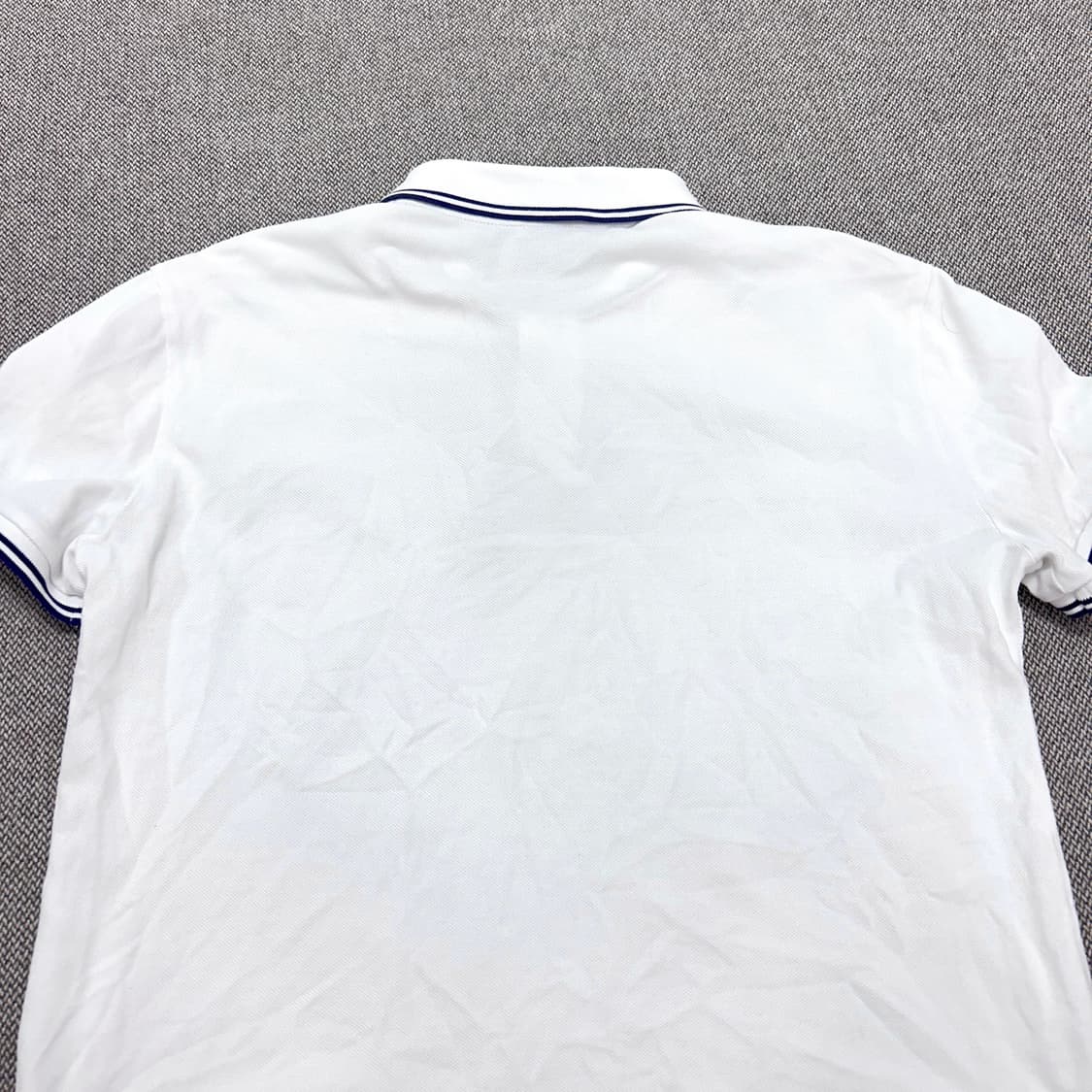 몽클레어 패치로고 화이트 카라티(XL) 상품이미지8