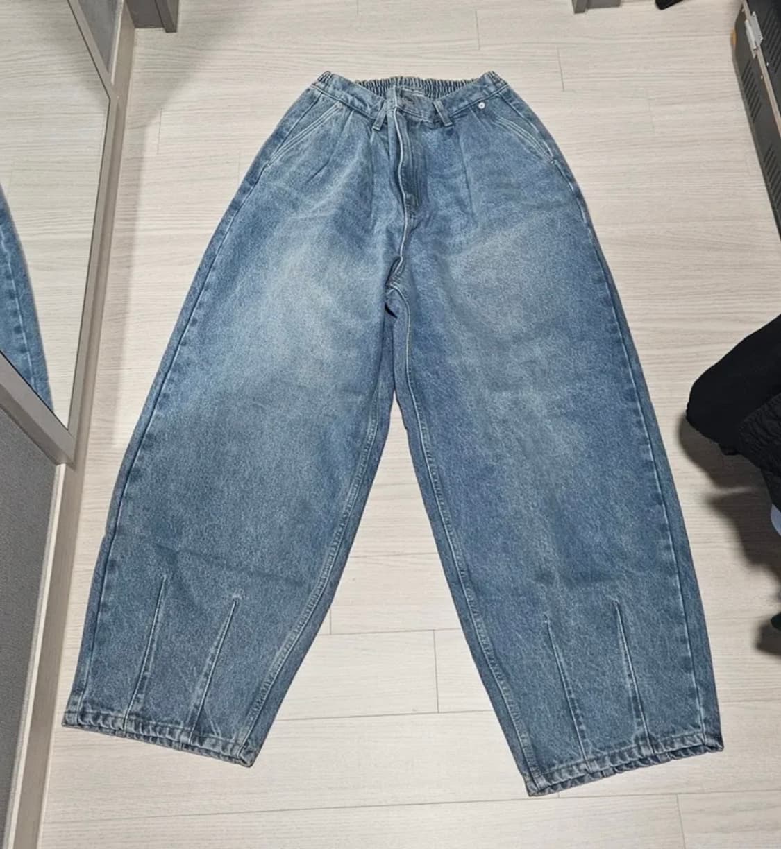 어반스터프 워싱 롱 벌룬 팬츠 (연청) 상품이미지4