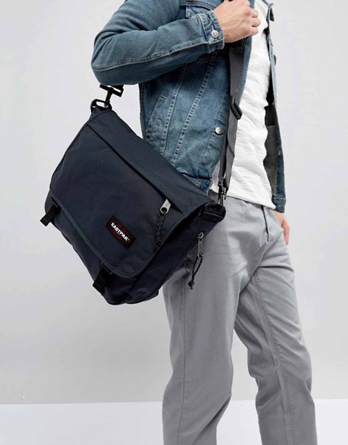 이스트팩 체크 크로스백 상품이미지5