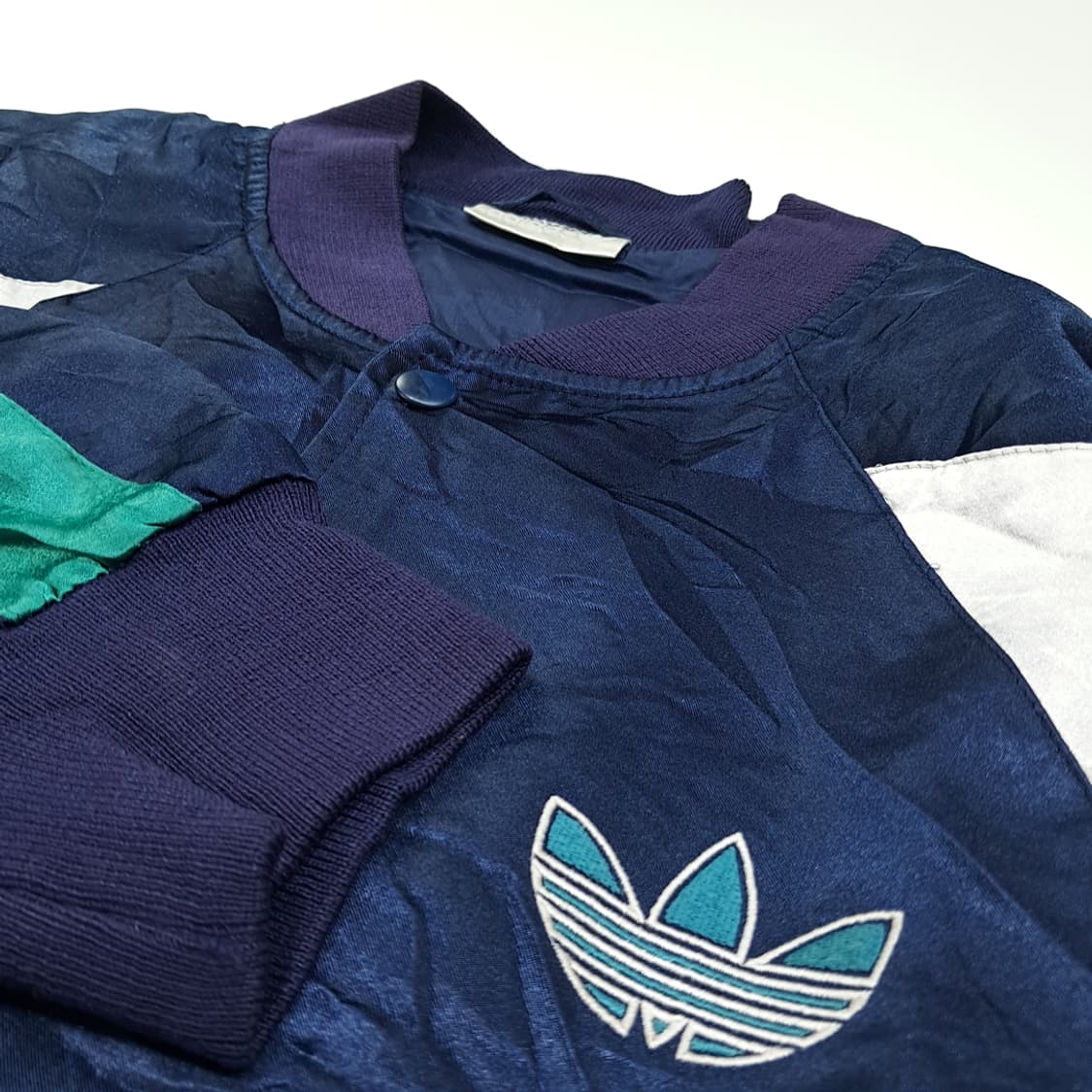 CL305 L 아디다스 90s 새틴 팀아디다스 자수 네이비 자켓 아우터 상품이미지4