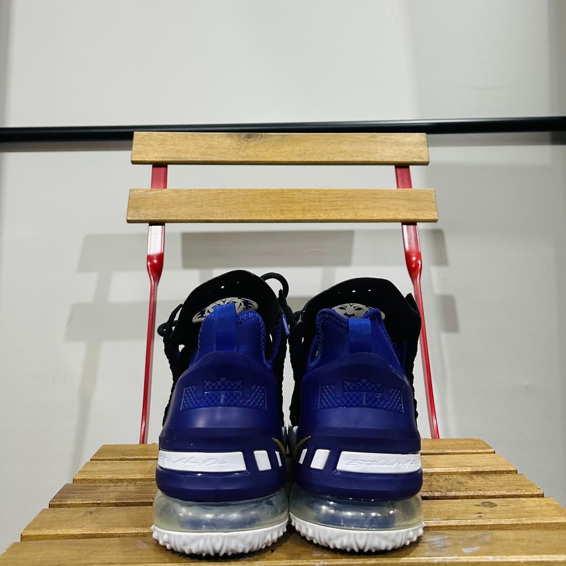 275) 나이키 농구화 남성 남자 농구화 르브론 18 레이커스 상품이미지4