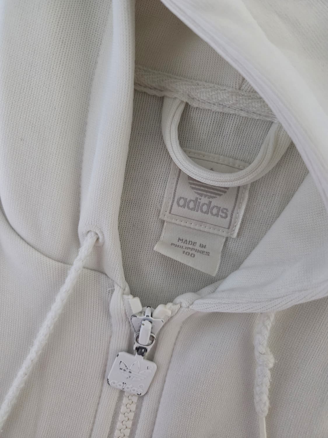 아디다스 대대장 흰빨후드플락 상품이미지3