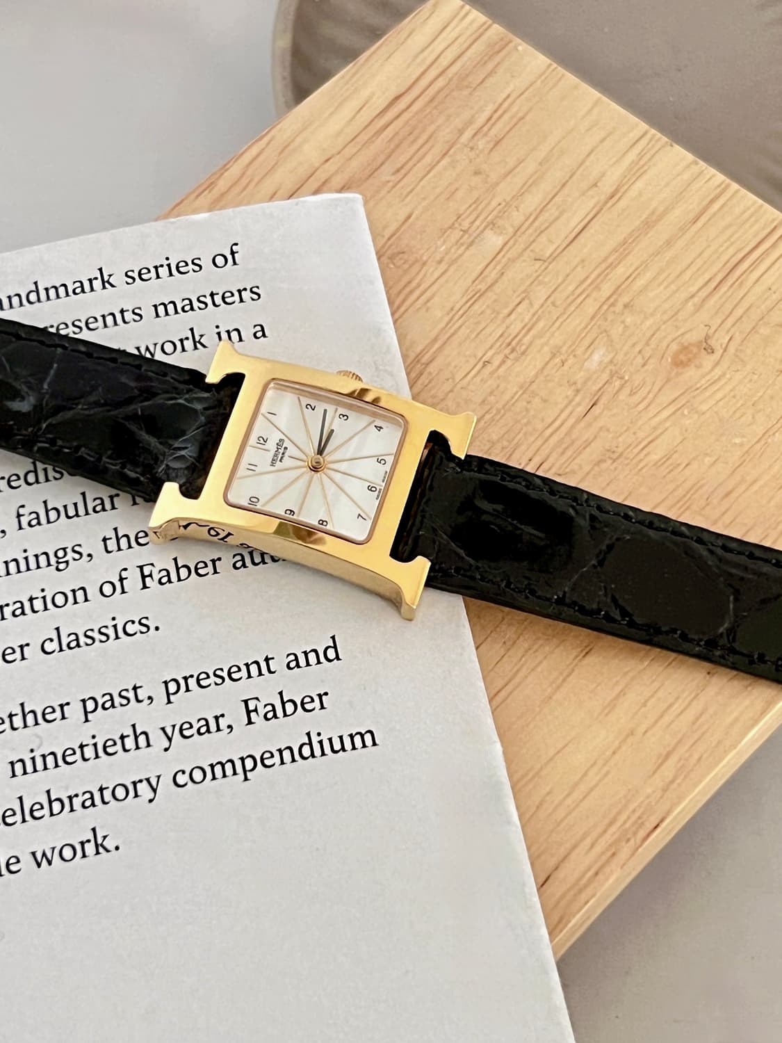 에르메스 H 아워 PM 골드 베젤 레더 시계 / 정품감정 케어  상품이미지3