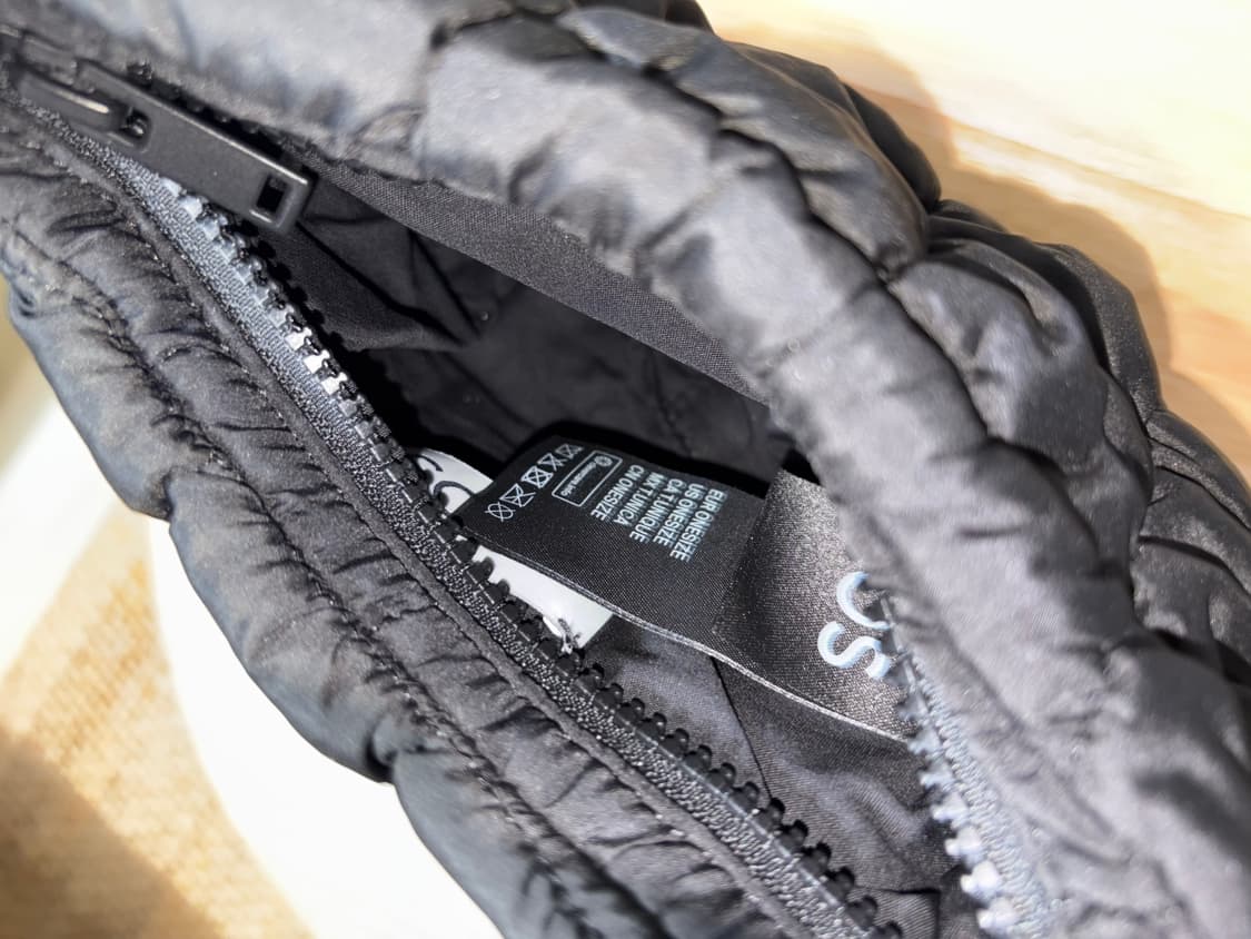 새상품 COS 퀼티드 마이크로 백 상품이미지3