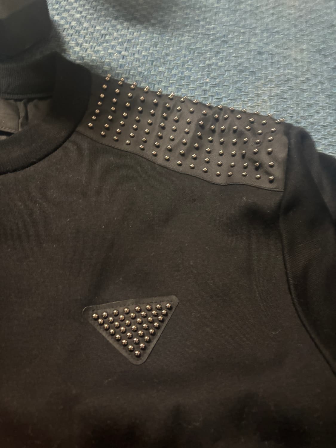 프라다 스터드 맨투맨 블랙 정품 QR인증 가능 상품이미지2