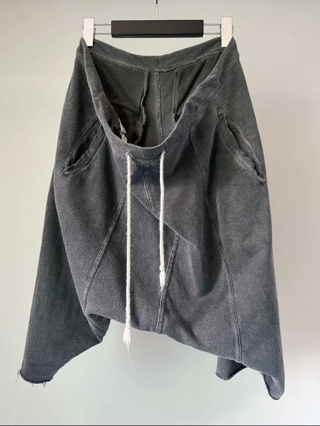 Poeme Bohemien Sarrouel Sweat Shorts 상품이미지1
