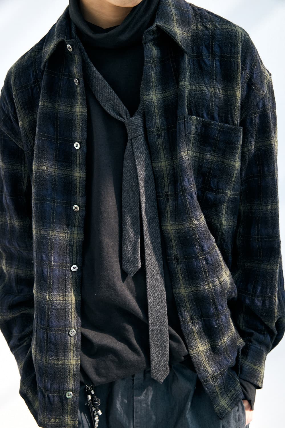 해칭룸 클래식 셔츠 거즈 울 체크 다크 네이비 상품이미지2