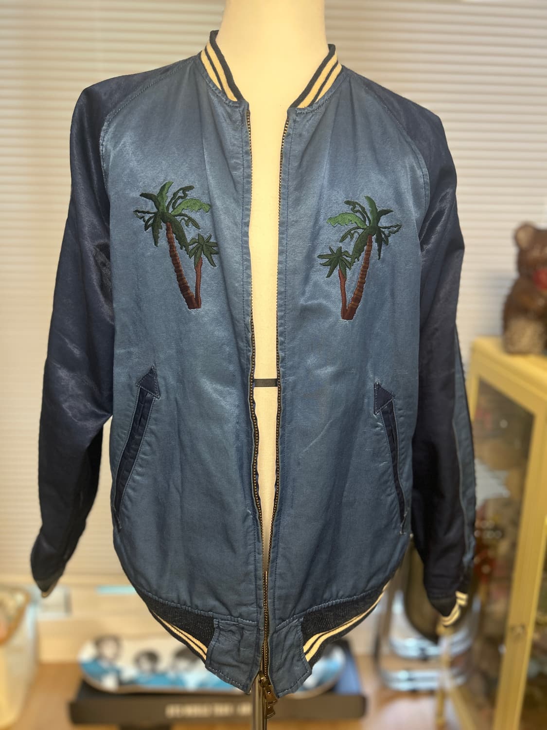 REMI RELIEF 레미릴리프 빔즈별주 리버시블 하와이 스카잔 자수 L 상품이미지1