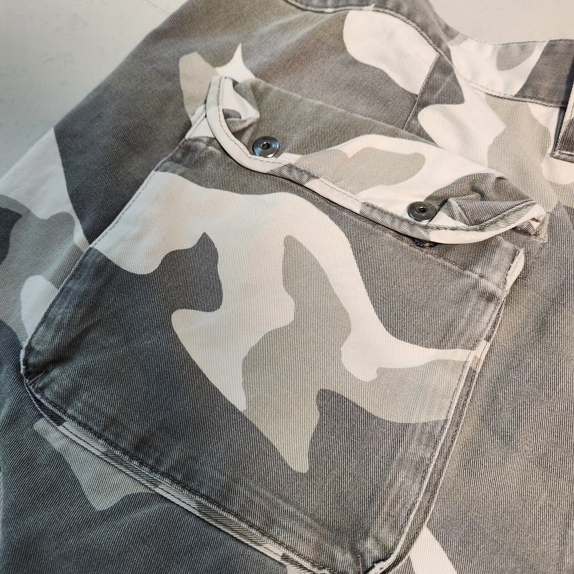 아르마니 밀리터리 카고 버뮤다 팬츠 상품이미지6