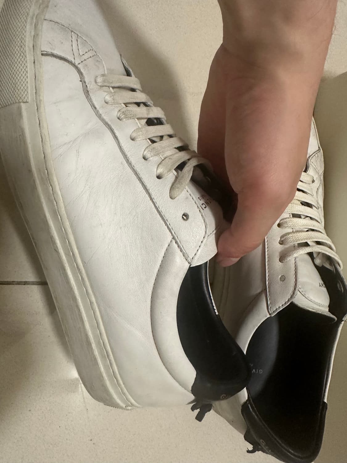 지방시 스니커즈 상품이미지2