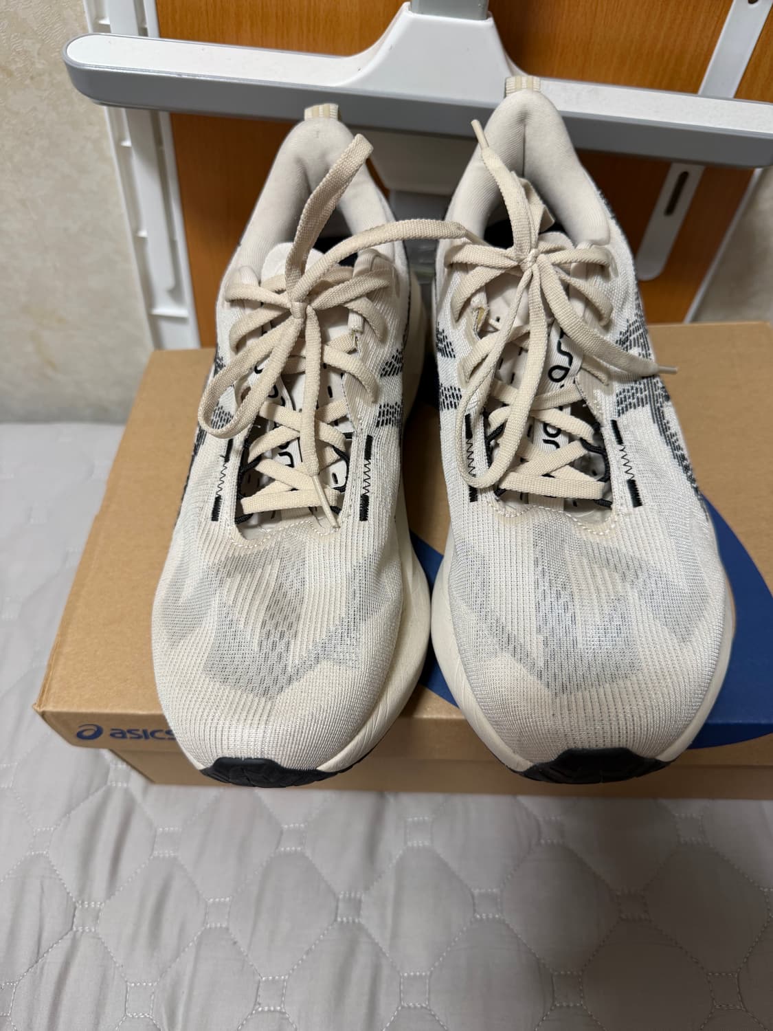 아식스 노바블라스트5 런닝화판매 상품이미지1