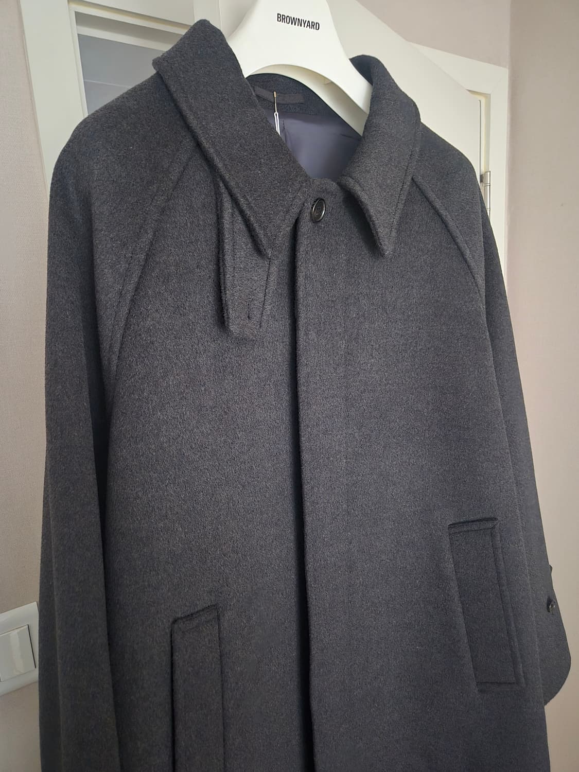 [5]브라운야드 발마칸코트 차콜 상품이미지1