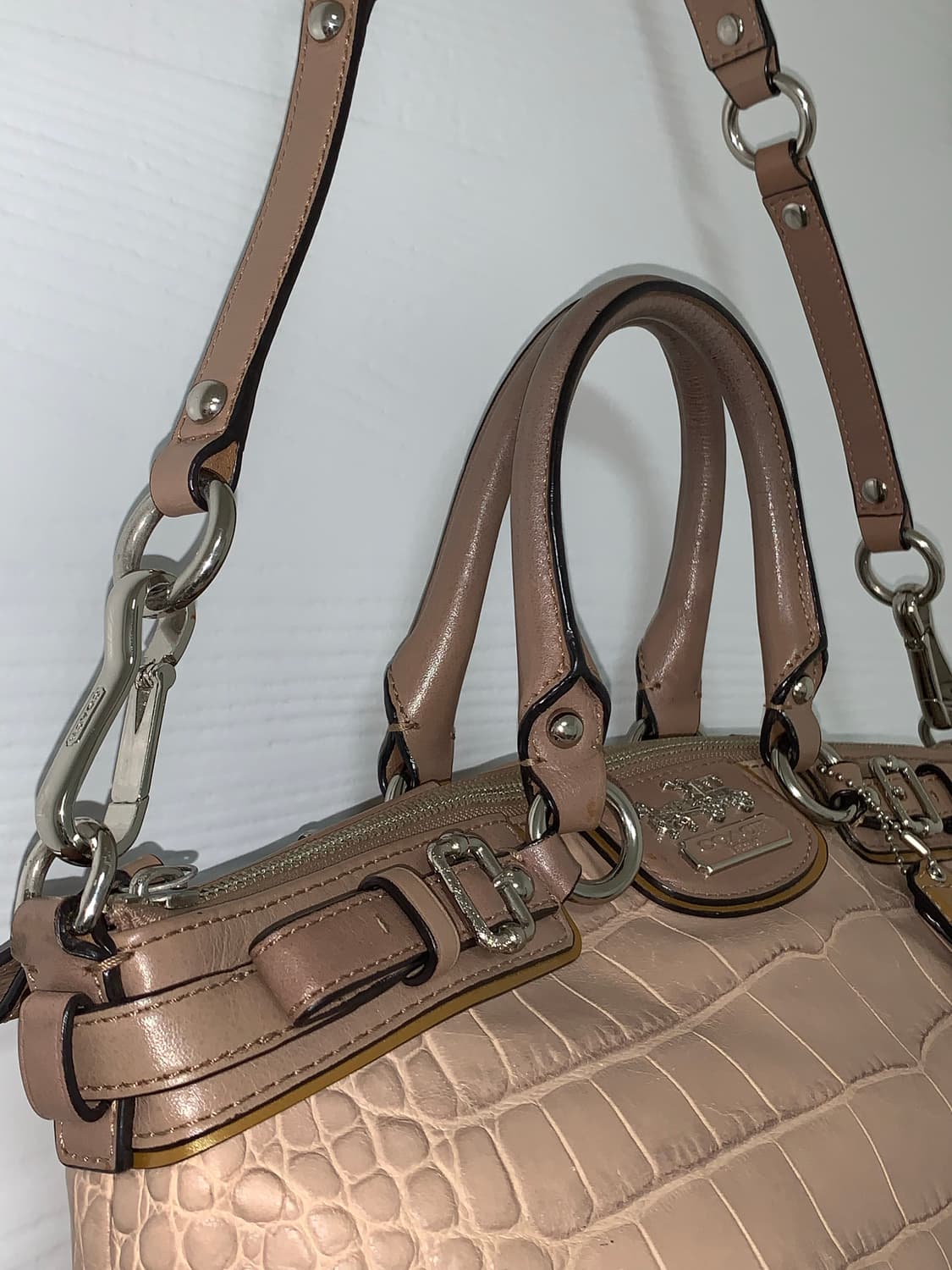 Coach alligator begie pink shoulder bag 상품이미지3