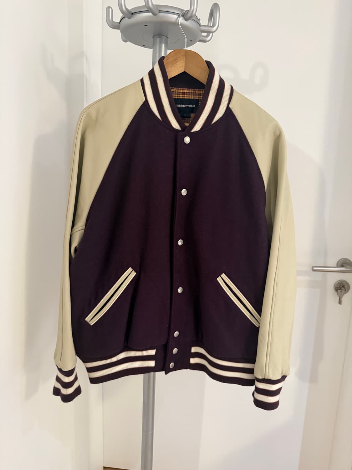 네버댓 바시티 자켓 퍼플 상품이미지2