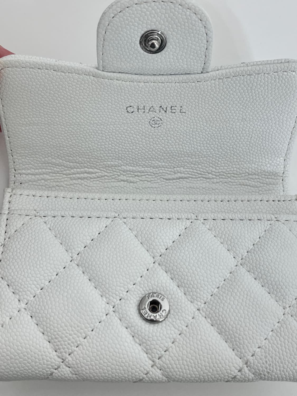 새상품) 샤넬 클래식 카드지갑 화이트 상품이미지2