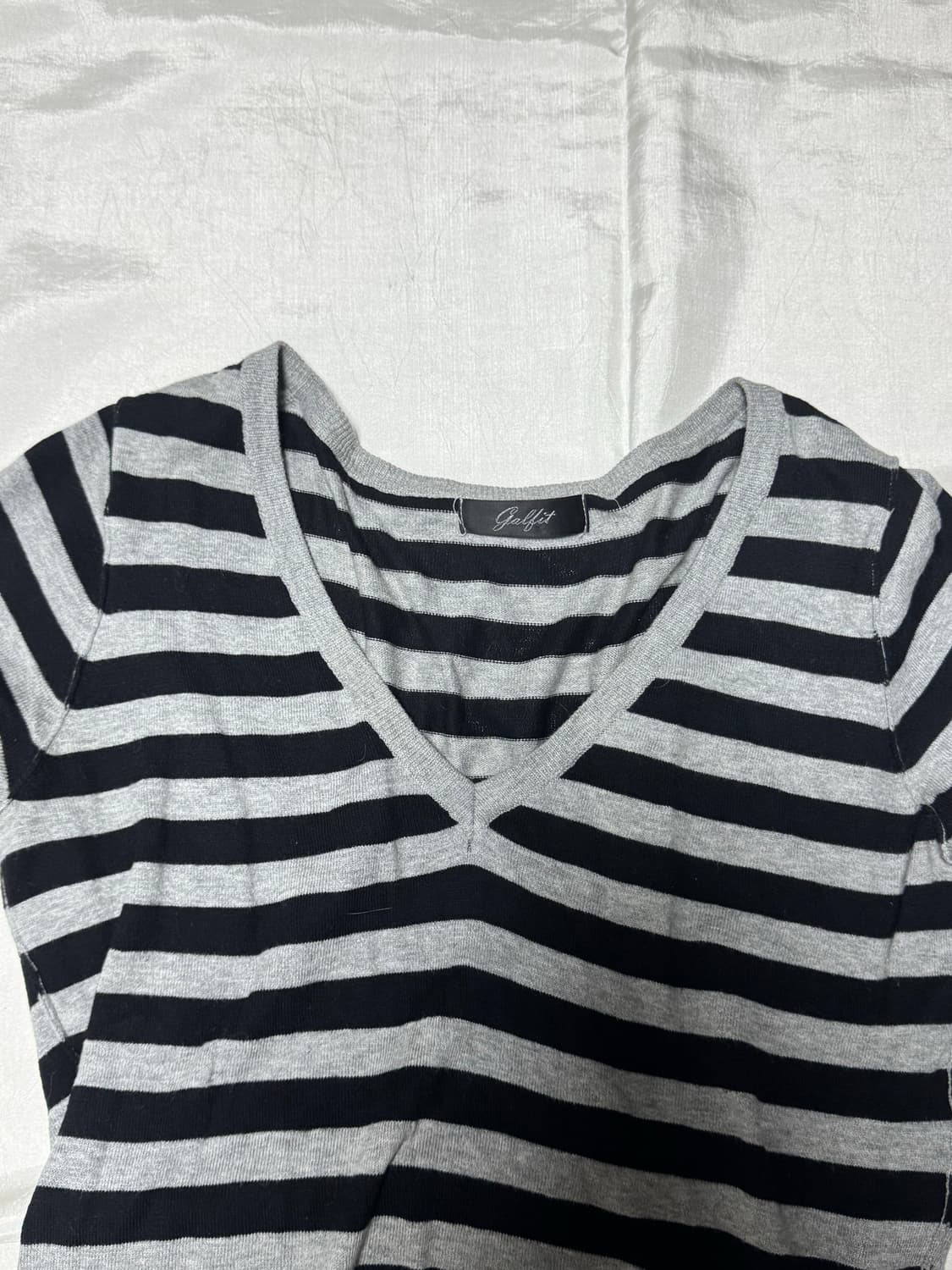 V-Neck Stripe Design Sleeve 상품이미지2
