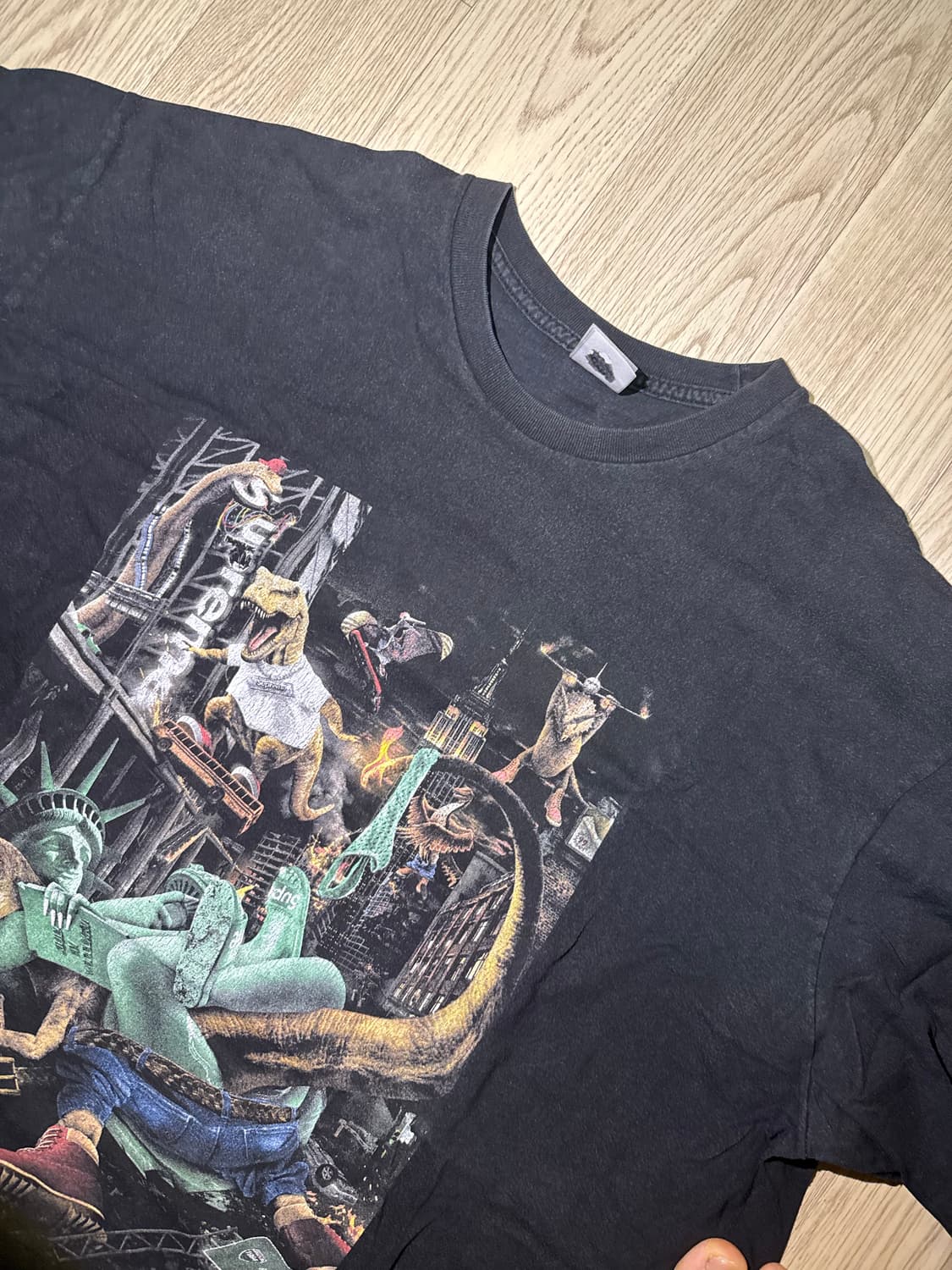 슈프림 뉴욕 다이노소어 티셔츠 블랙 상품이미지2