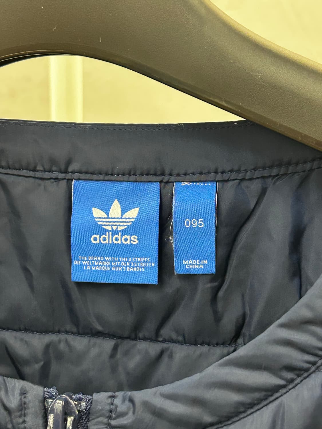 아디다스 패딩 조끼 네이비 상품이미지5
