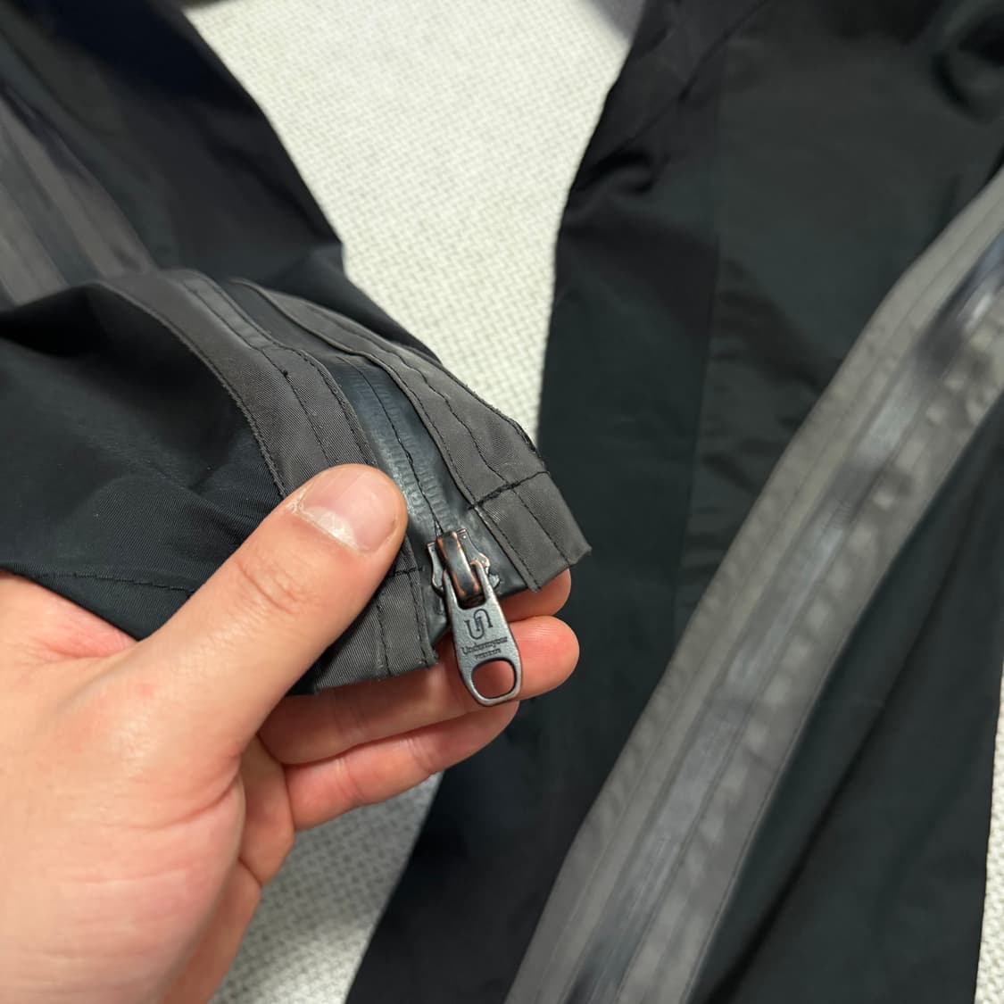 언더마이카 리전01 트위스트 지퍼 라인 테이핑 팬츠 상품이미지3