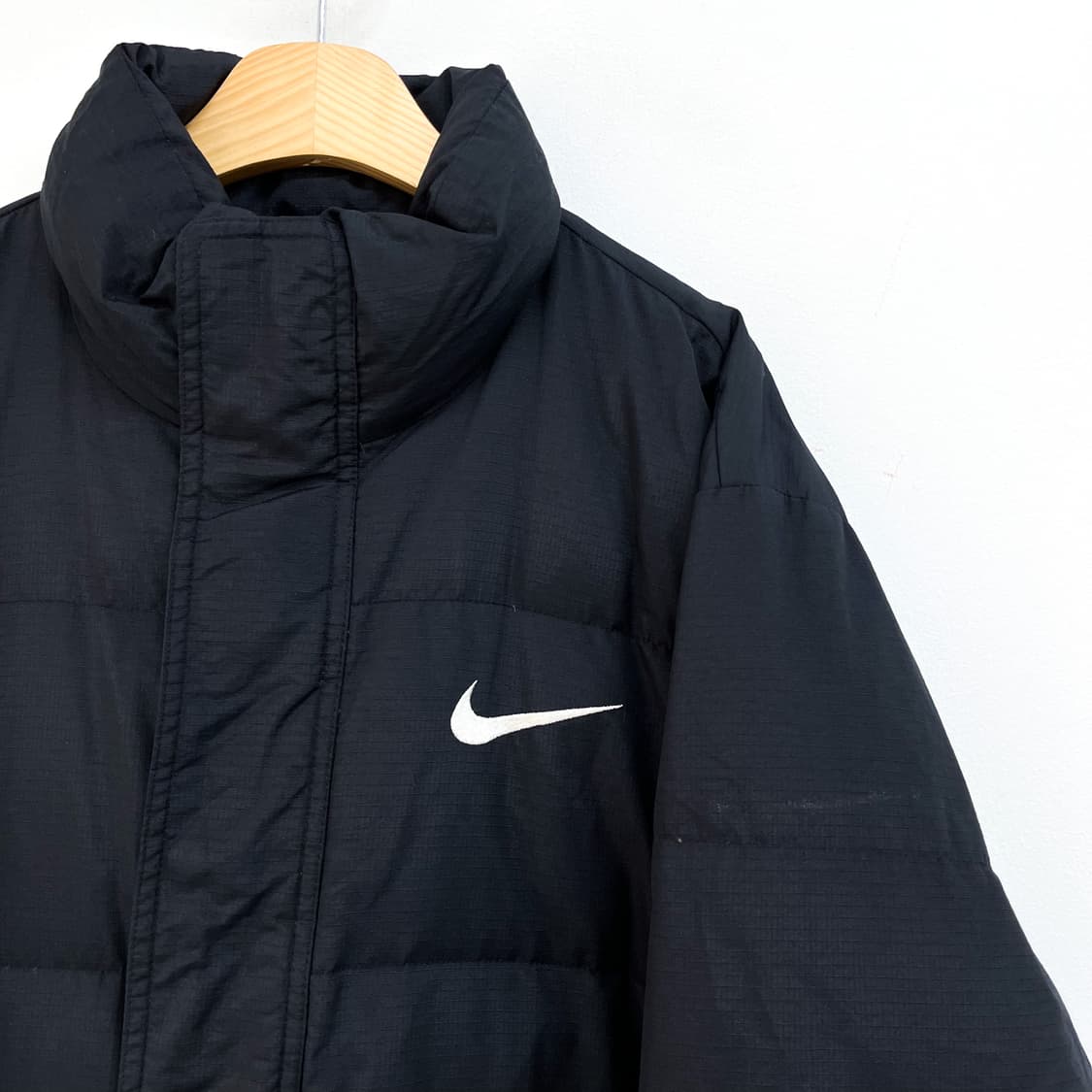나이키 90s 스우시 나일론 립스탑 블랙 덕다운 패딩 상품이미지4