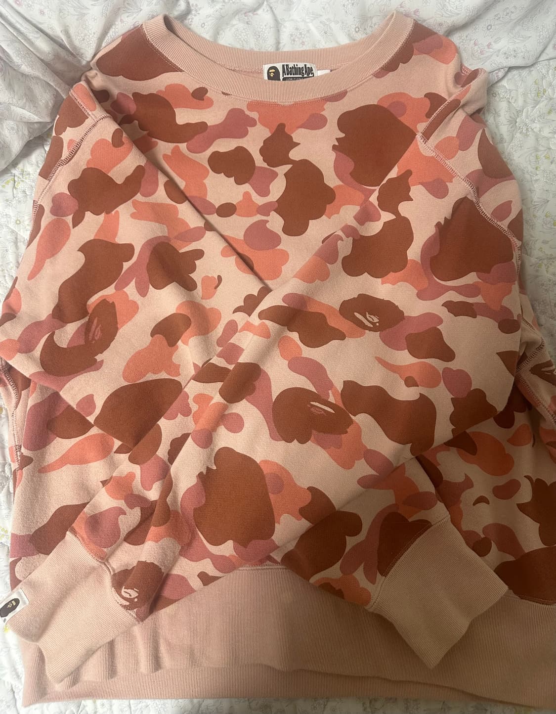 베이프 맨투맨 핑크 상품이미지2