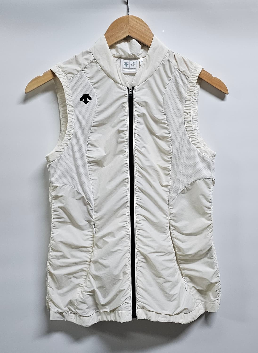 데상트 골프 여성 베스트 S 상품이미지1