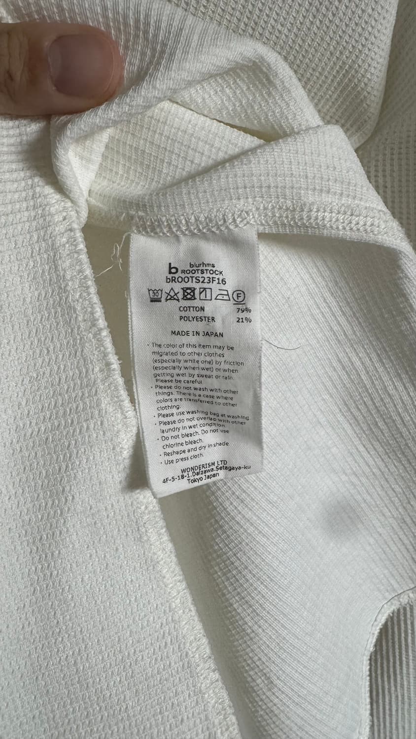 blurhms ROOTSTOCK 블럼스 와플 V슬릿 롱슬리브 (화이트) 상품이미지5