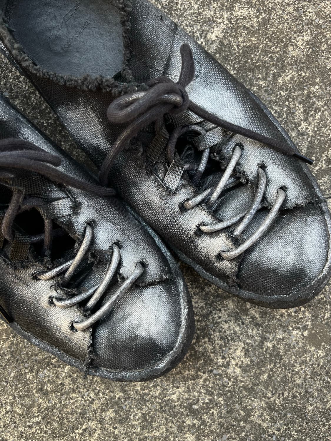 24ss 요지 야마모토 pour homme 페인티드 스니커즈 상품이미지5