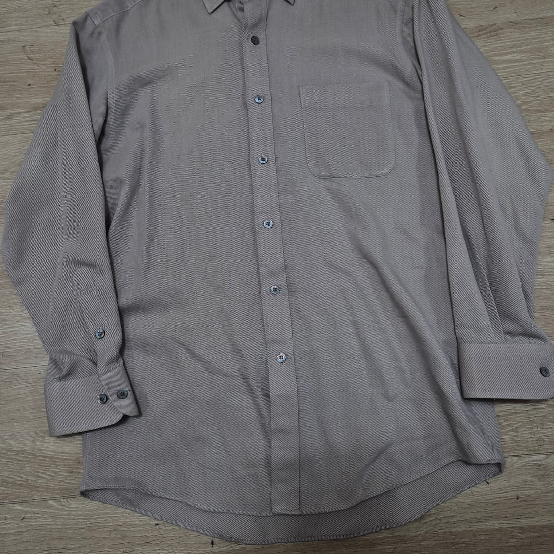 입생로랑 클래식 미니멀 포켓 솔리드 셔츠 S(90) 상품이미지3