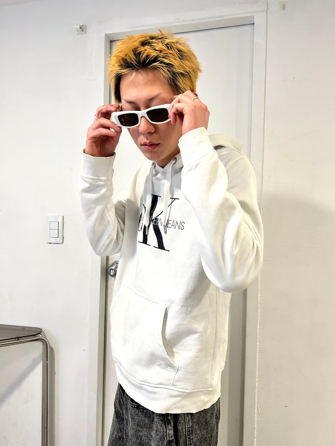 Calvin Klein White Hoodie 상품이미지2