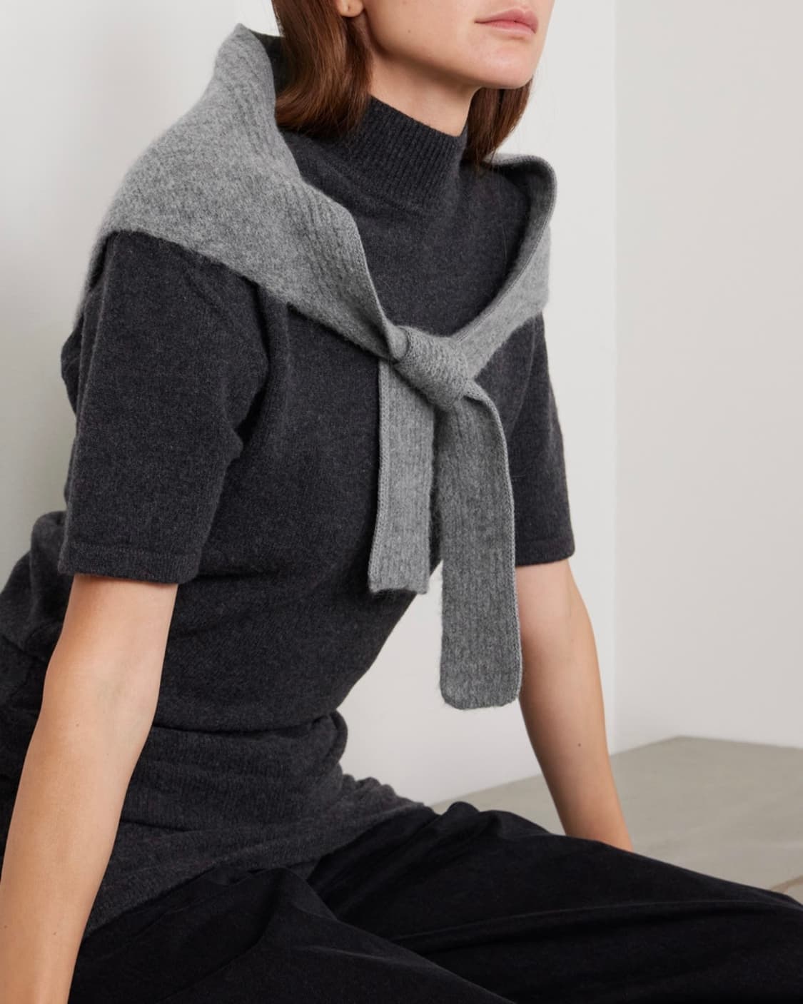 자크뮈스 25fw LE CHALE GROS GRAIN 스카프/그레이 상품이미지3