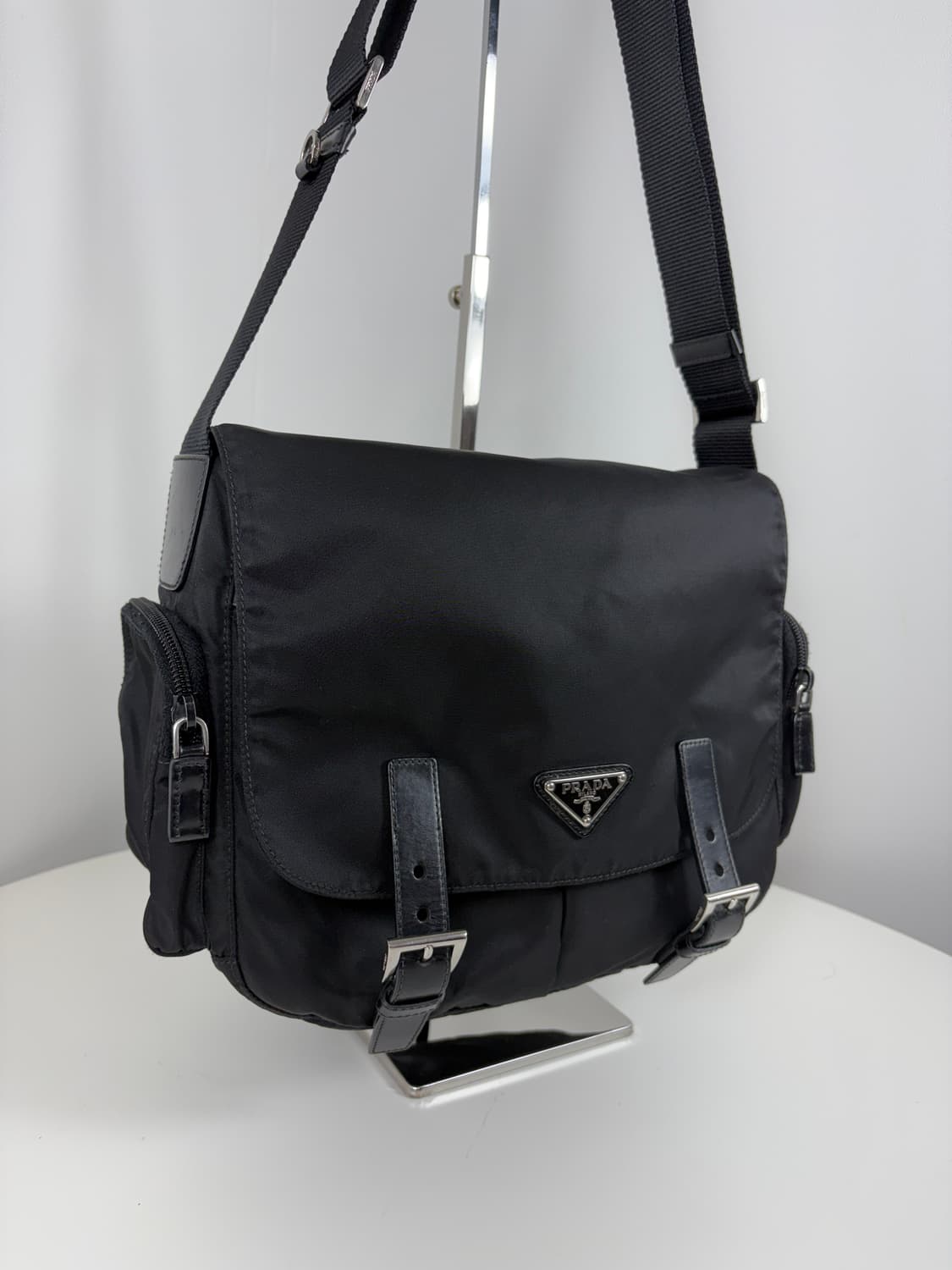프라다 나일론 사이드포켓 메신저백 상품이미지2