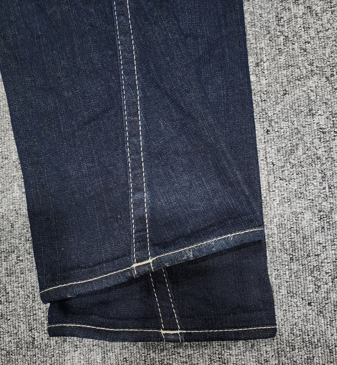 트루릴리젼 JOEY 백포켓 큐빅 로우라이즈 부츠컷 데님팬츠 청바지 26 상품이미지7