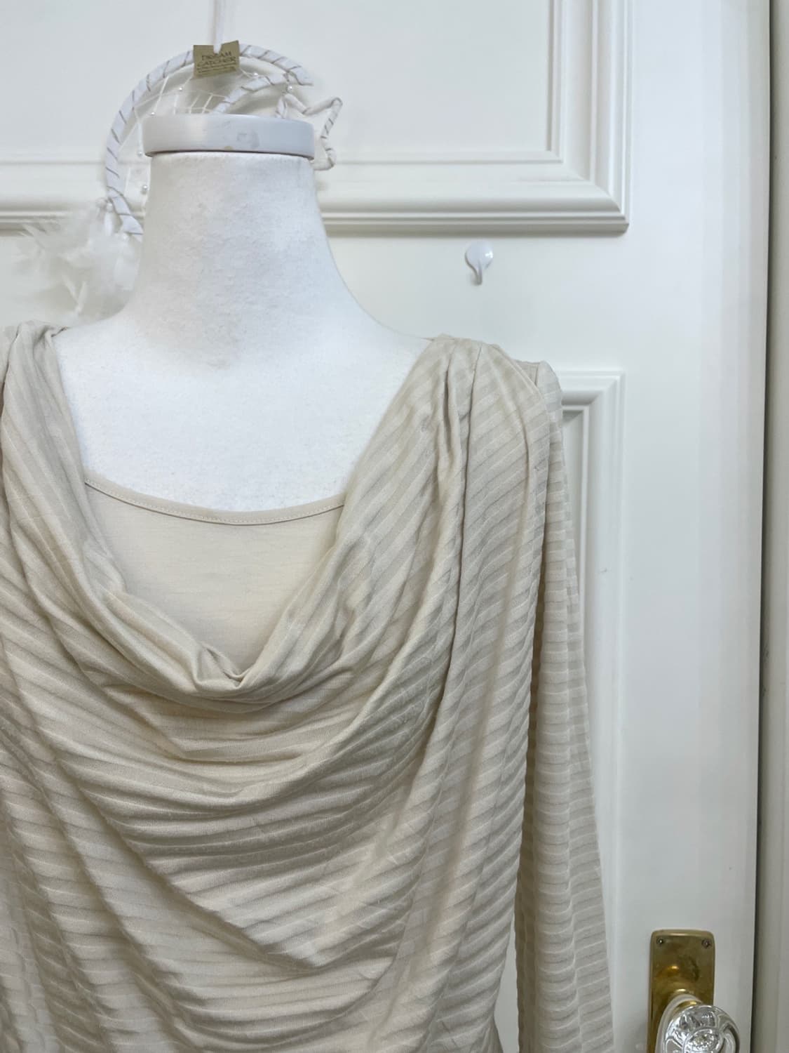 beige stripe draping long sleeve top 상품이미지7