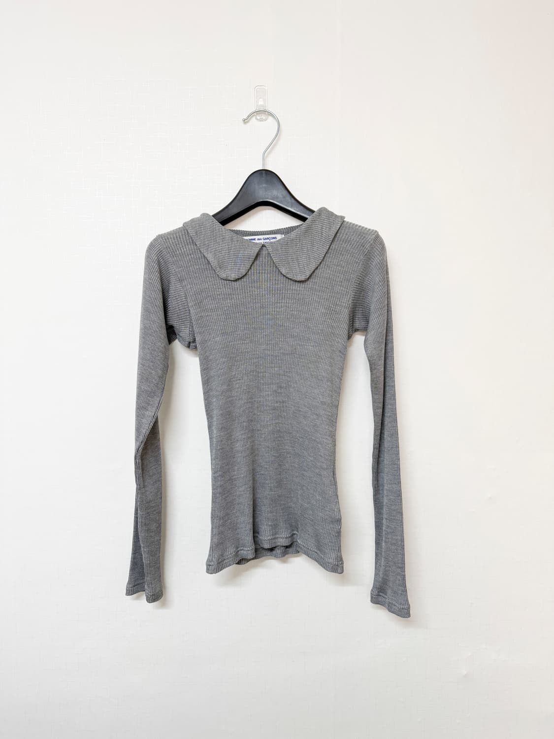 꼼데가르송 라운드카라 실크 탑 상품이미지1