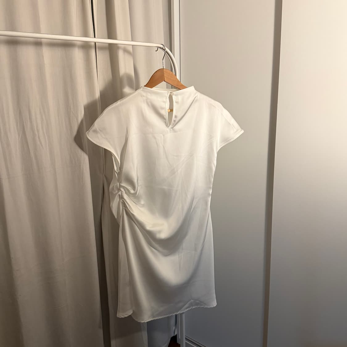 cider unbalanced shirring satin dress 상품이미지6