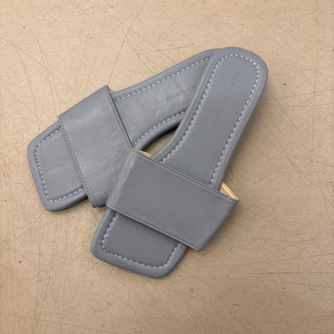 빈티지 레더 스카이블루 스퀘어 슬리퍼 상품이미지1