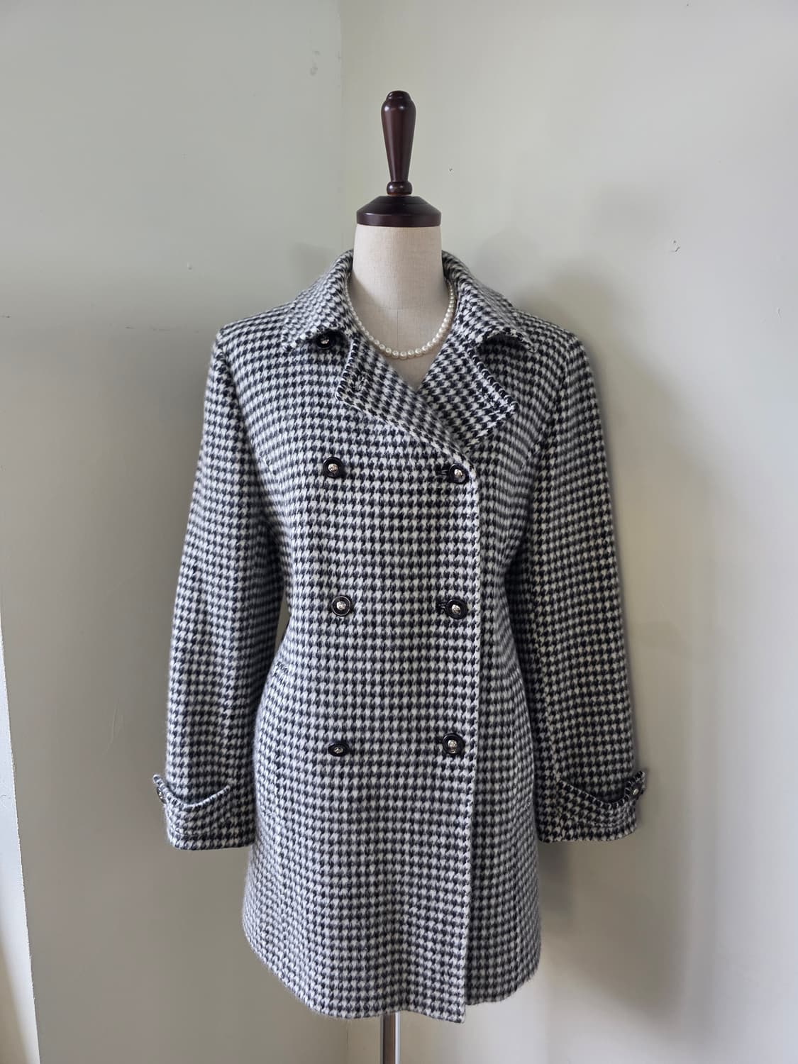 Courreges 꾸레쥬 로고 각인 단추 하운드투스 코트 상품이미지2