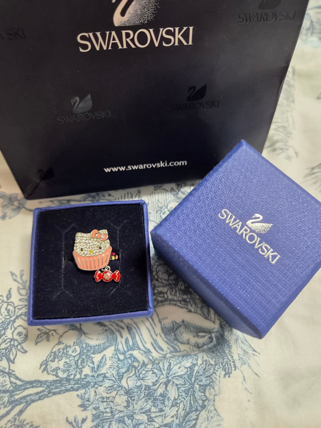 스와로브스키 헬로키티 켑케이크 반지 상품이미지1