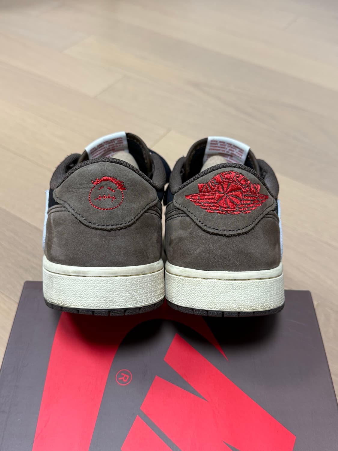 조던 1 로우 스캇 모카 상품이미지7