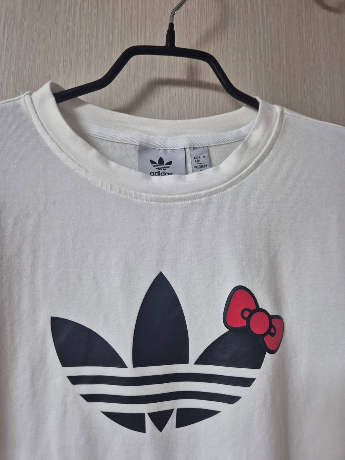 (24년) 헬로키티 아디다스 크롭 반팔티 M  산리오 상품이미지3