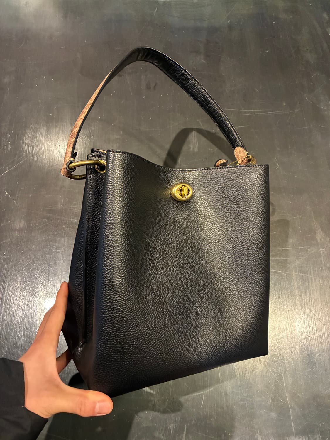 코치 찰리 버킷백 블랙 숄더백 핸드백 크로스백 상품이미지1