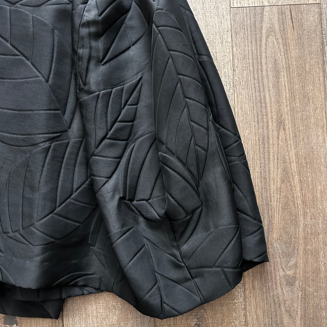 Leaf Embossing Volume Skirt 상품이미지5