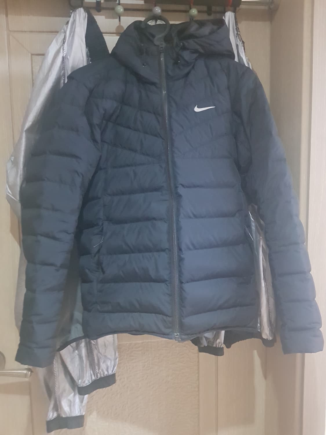 나이키 경량패딩 블랙s 상품이미지1