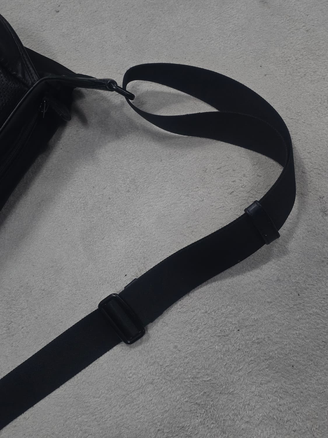 COACH 코치 테레인 팩 블랙 크로스 바디백 상품이미지7