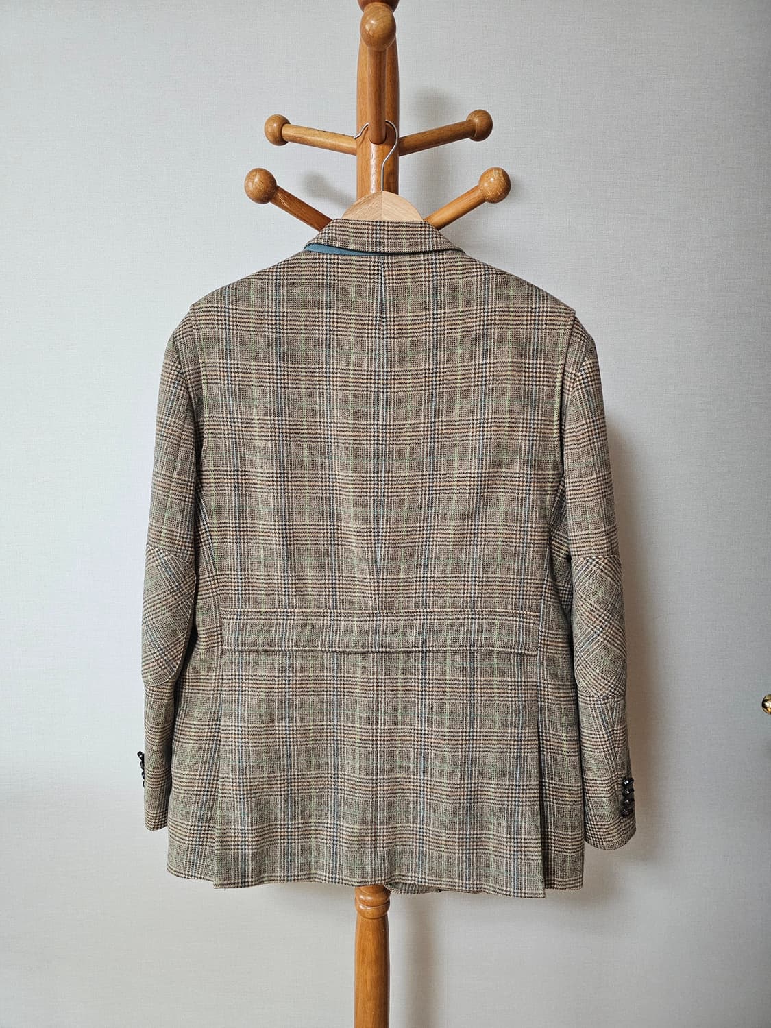 피에르가르뎅 캐주얼 울 체크 자켓 (100사이즈)

 상품이미지2