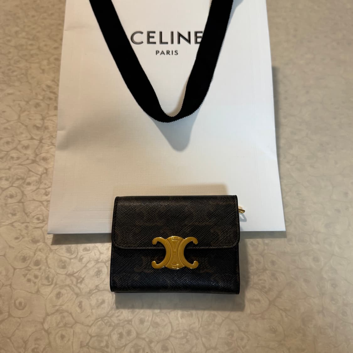 셀린느 트리옹프 캔버스 코인 월렛 탄 카드지갑 상품이미지2