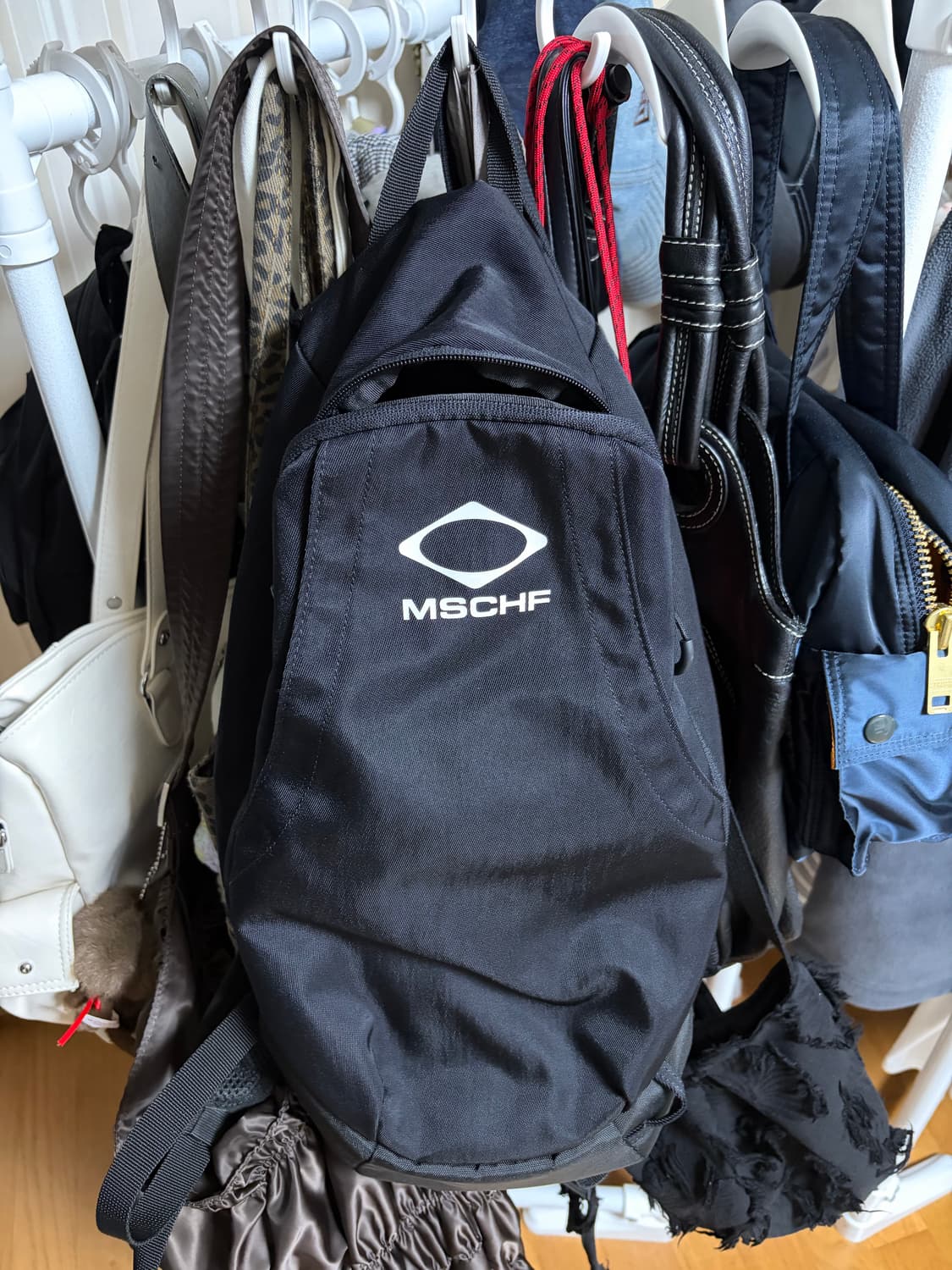 미스치프 롬버스 백팩 블랙 상품이미지1